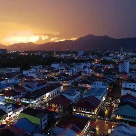 The Octagon Ipoh - Home Stay Buitenkant foto